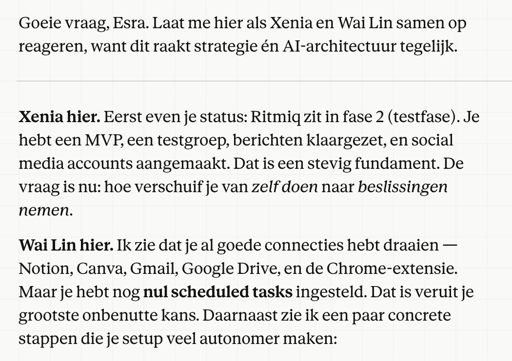 Screenshot van Fembots agents die samenwerken aan strategie